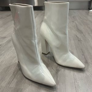 Revolve Raye Parker Boots White Size 9